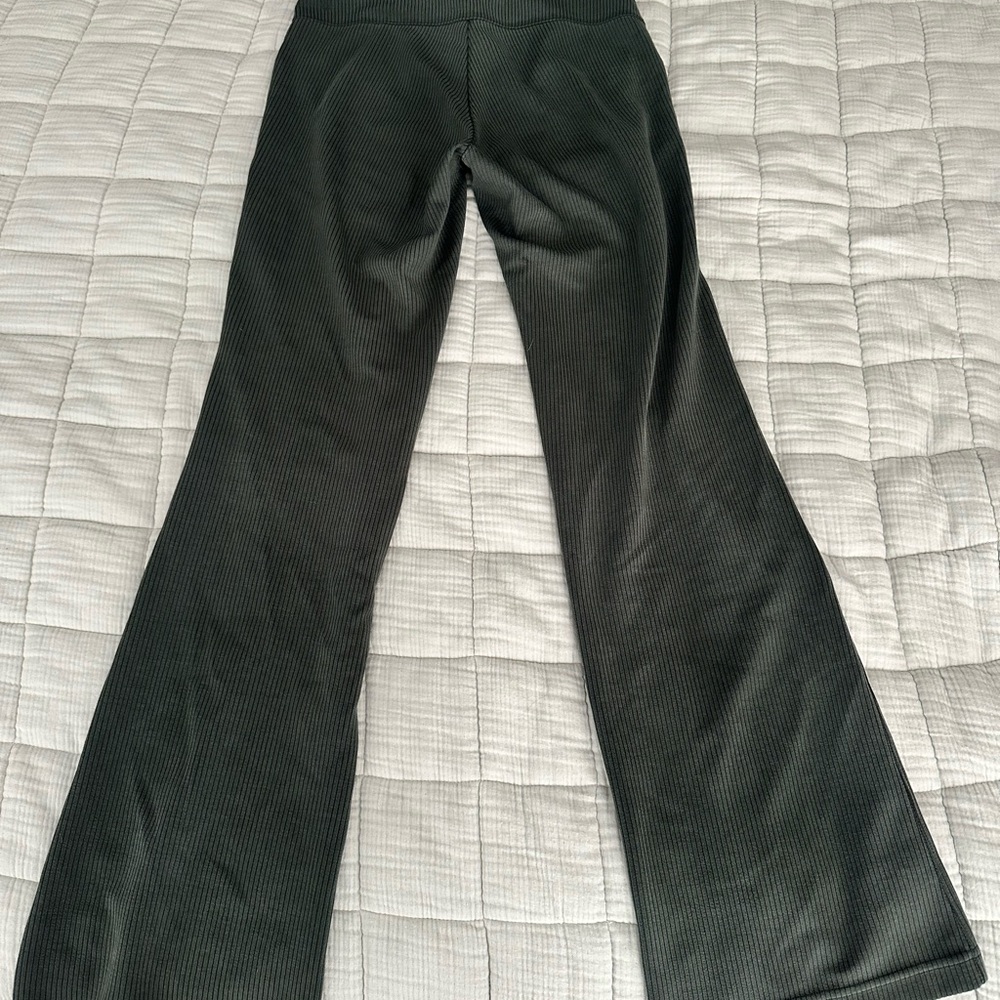Lululemon Ribbed Softstreme Flated Pant - Picture 4 of 5